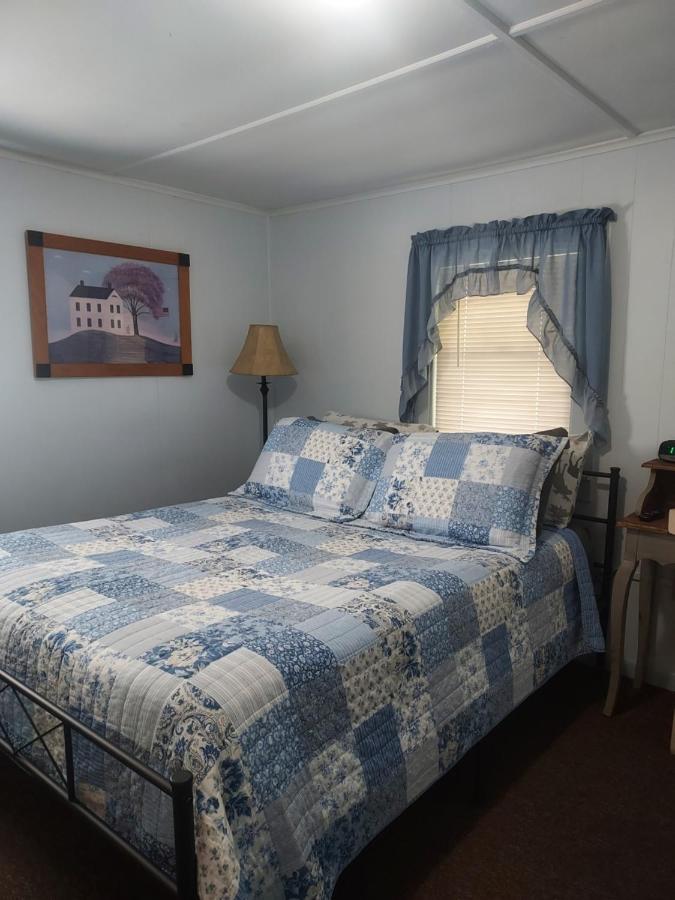 Iron Kettle Motel — photo 15