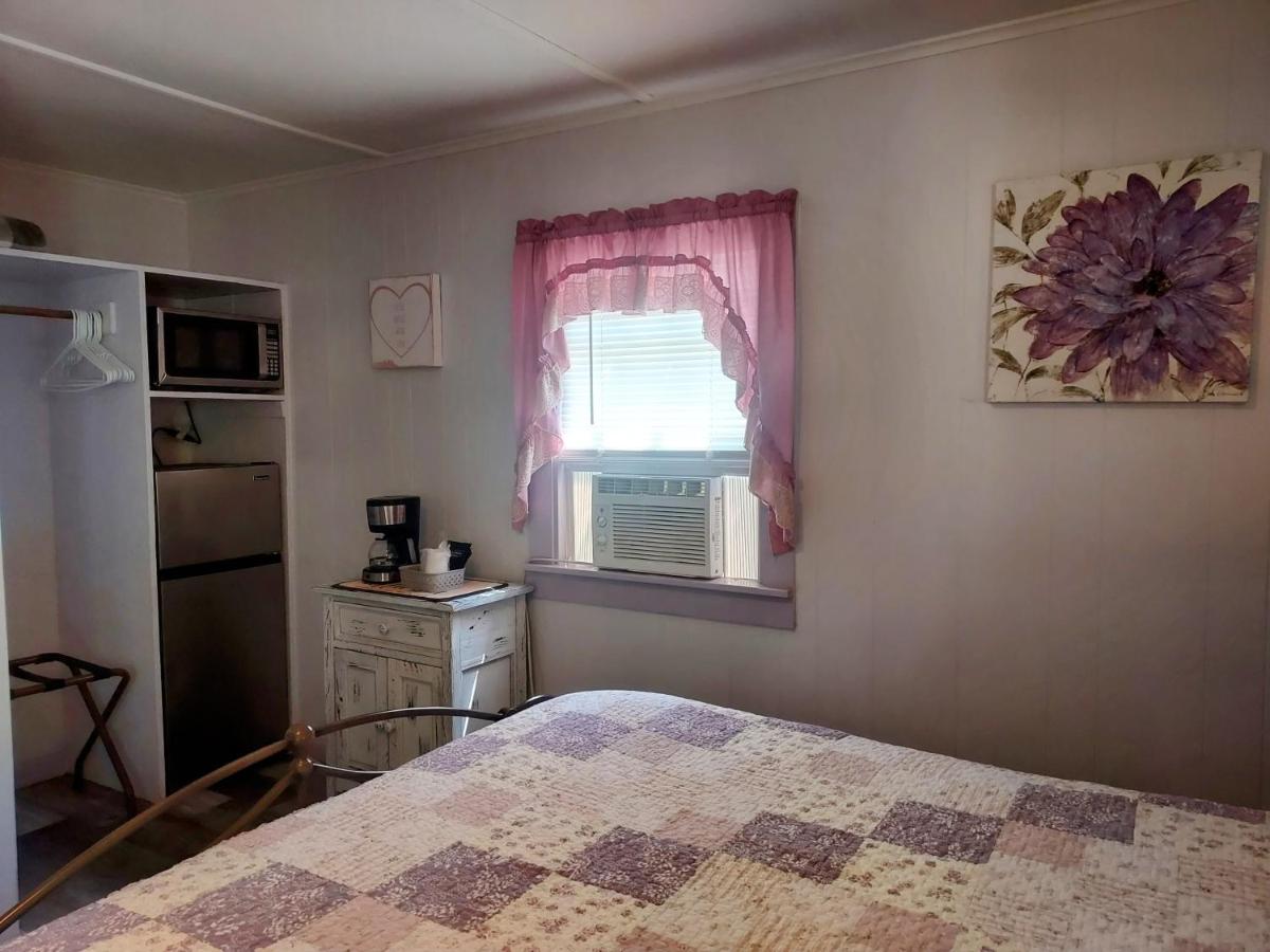 Iron Kettle Motel — photo 24