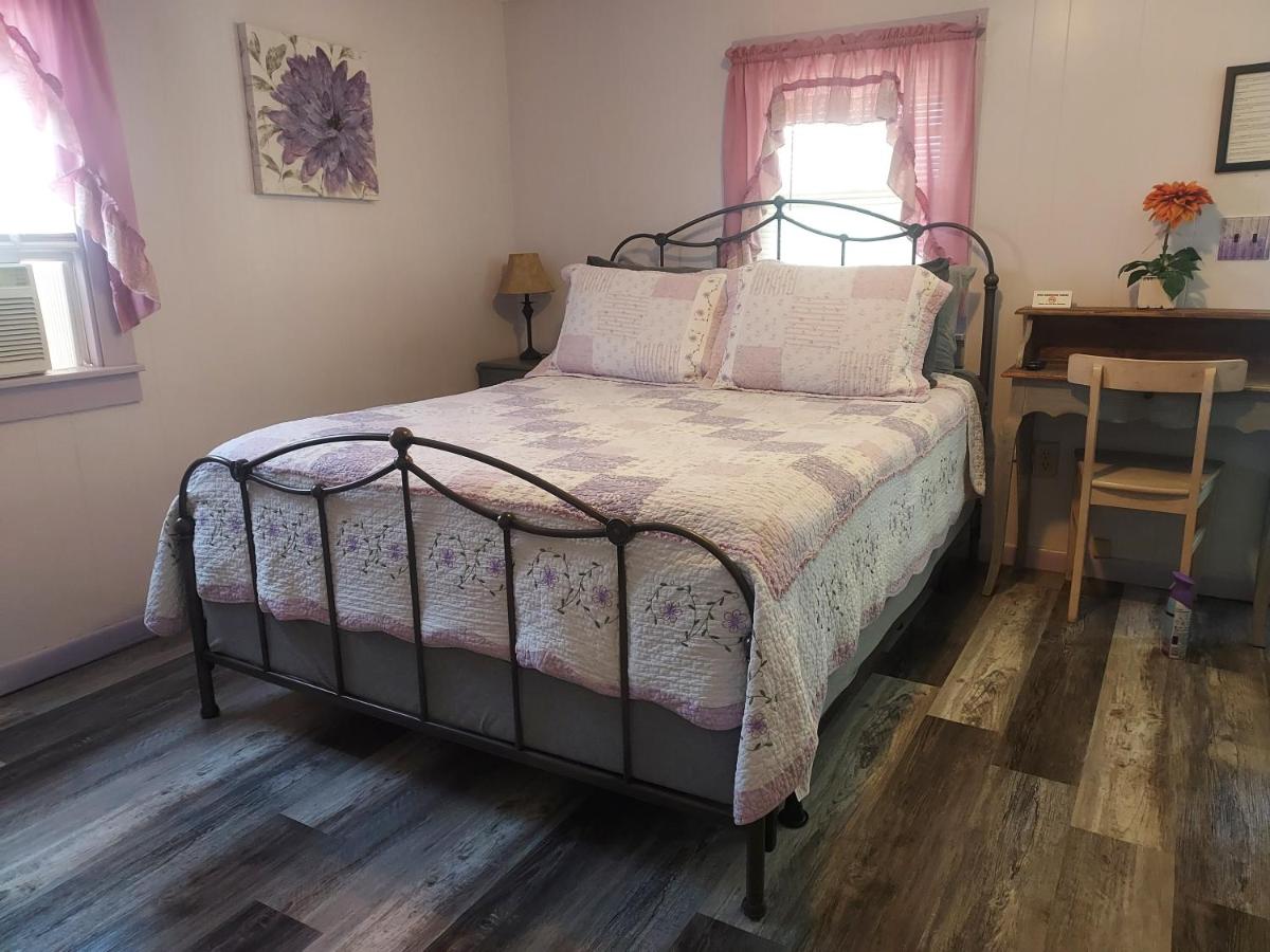 Iron Kettle Motel — photo 21