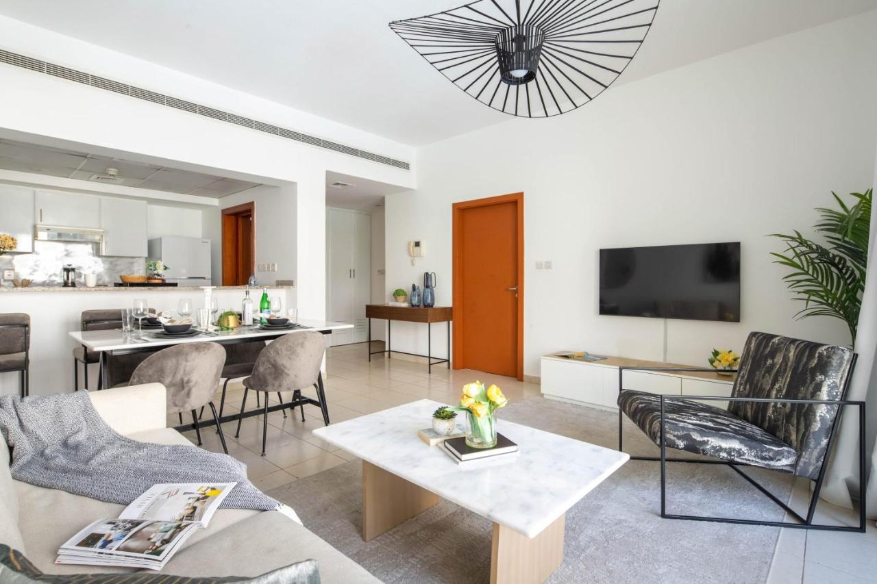 Frank Porter - Al Thayyal 2, The Greens - 3