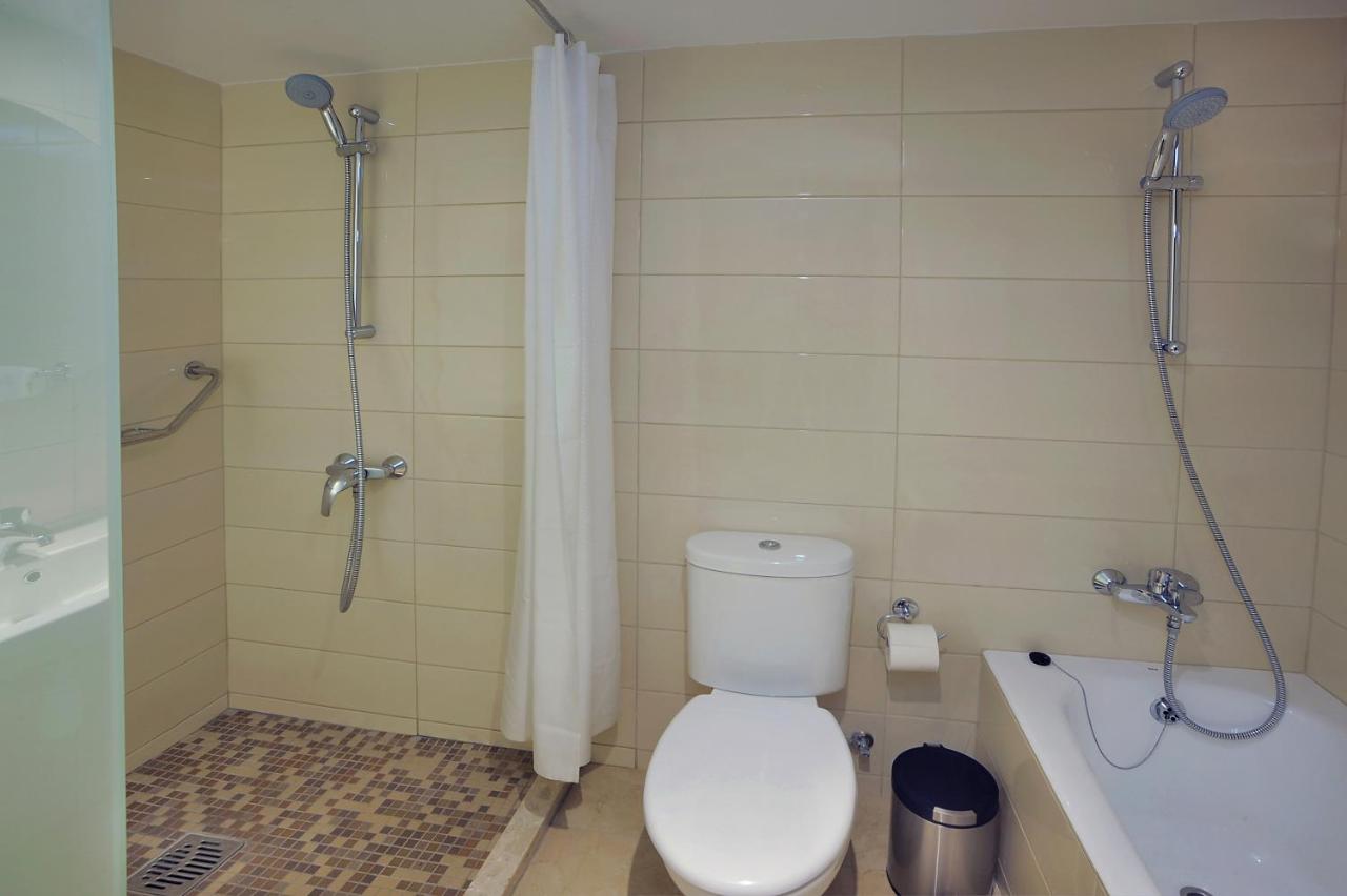 Nelia Beach Hotel & Spa photo
