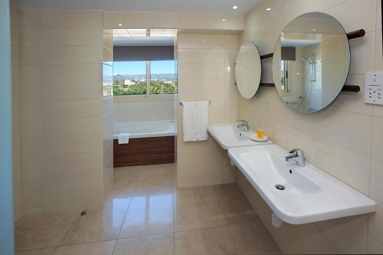Nelia Beach Hotel & Spa photo