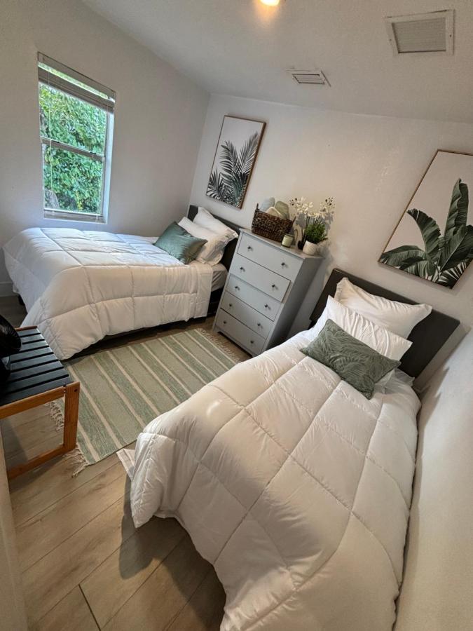 Deluxe Room in best location Miami in a 2 Bedrooms Unit - Parking, Laundry and Luggage Storage - 2