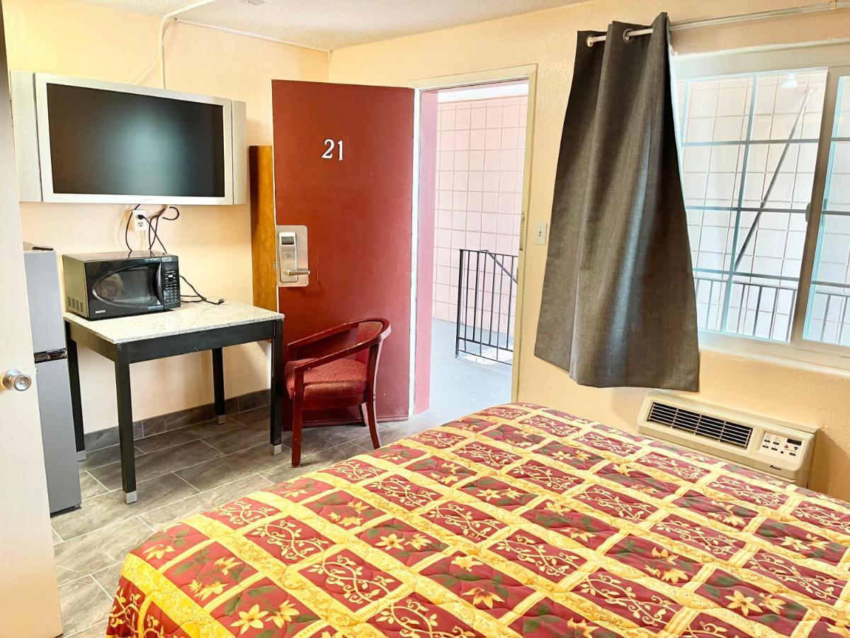 Royal Lodge Motel — photo 14
