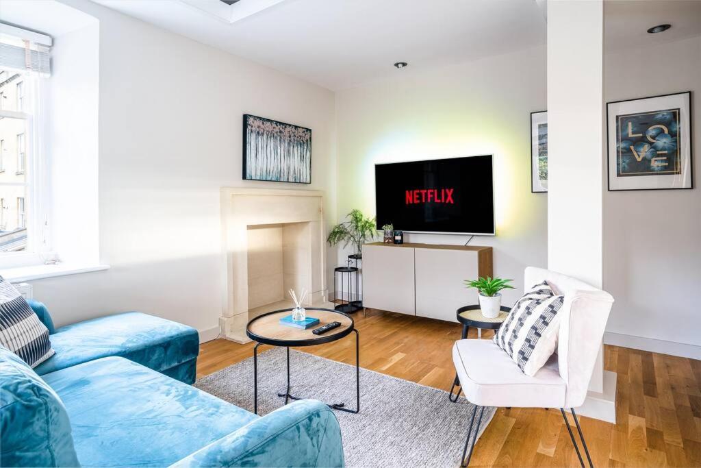 Fantastic, Spacious 2 Bedroom Apartment in Converted Chapel - 2