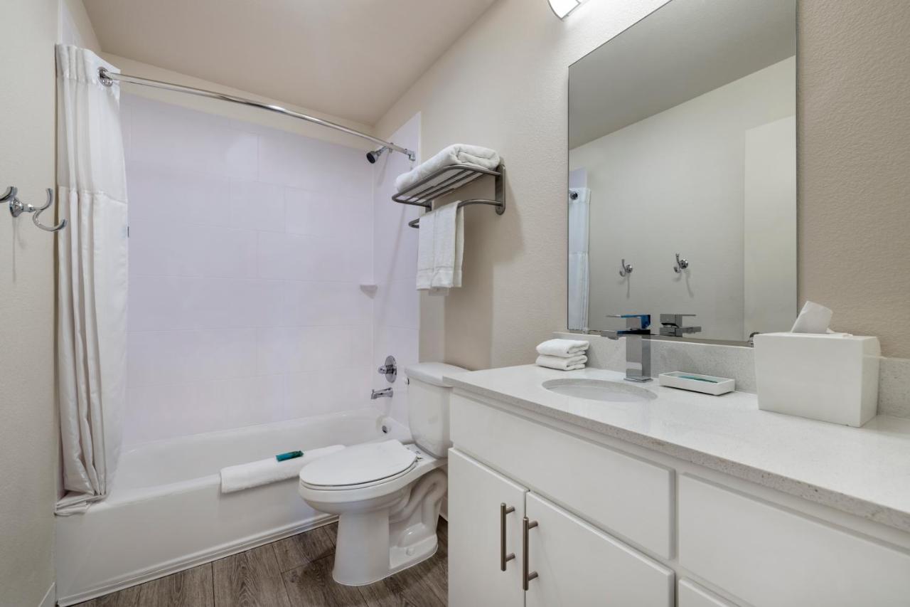 Soka Suites Dallas - Las Colinas — photo 8
