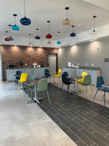 M&M INN and Suites — photo 9