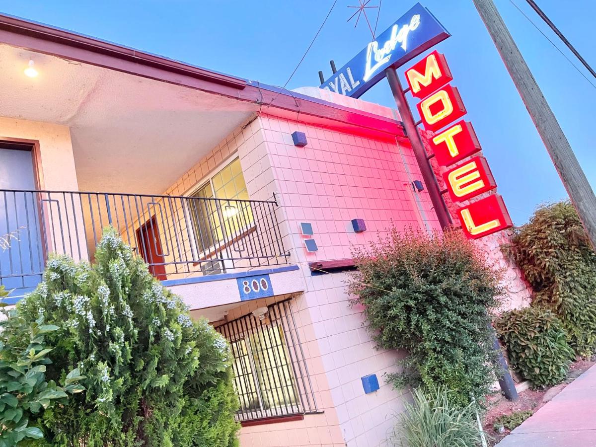 Royal Lodge Motel — photo 1