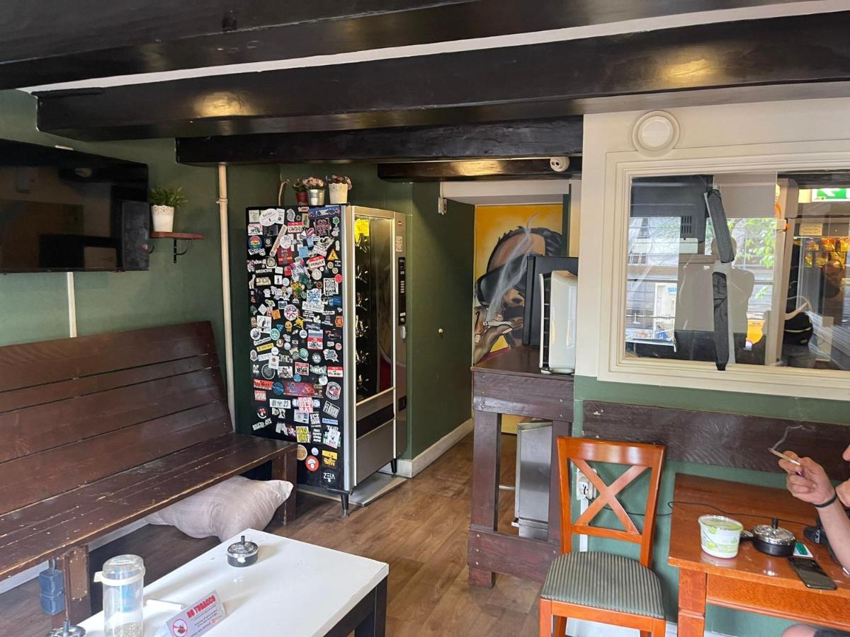 Amsterdam Downtown Hotel Canal View - 4