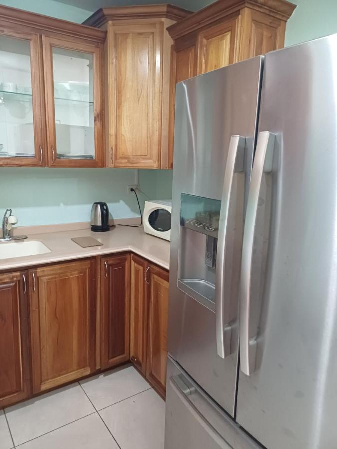 Embassy deluxe 2 - 5