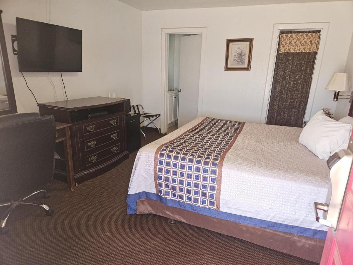 Budget Inn — photo 9