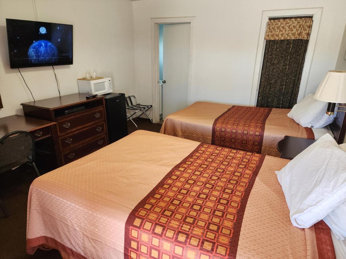 Budget Inn — photo 11
