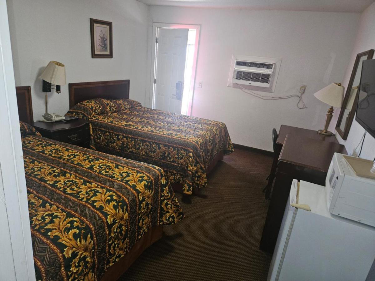Budget Inn — photo 12