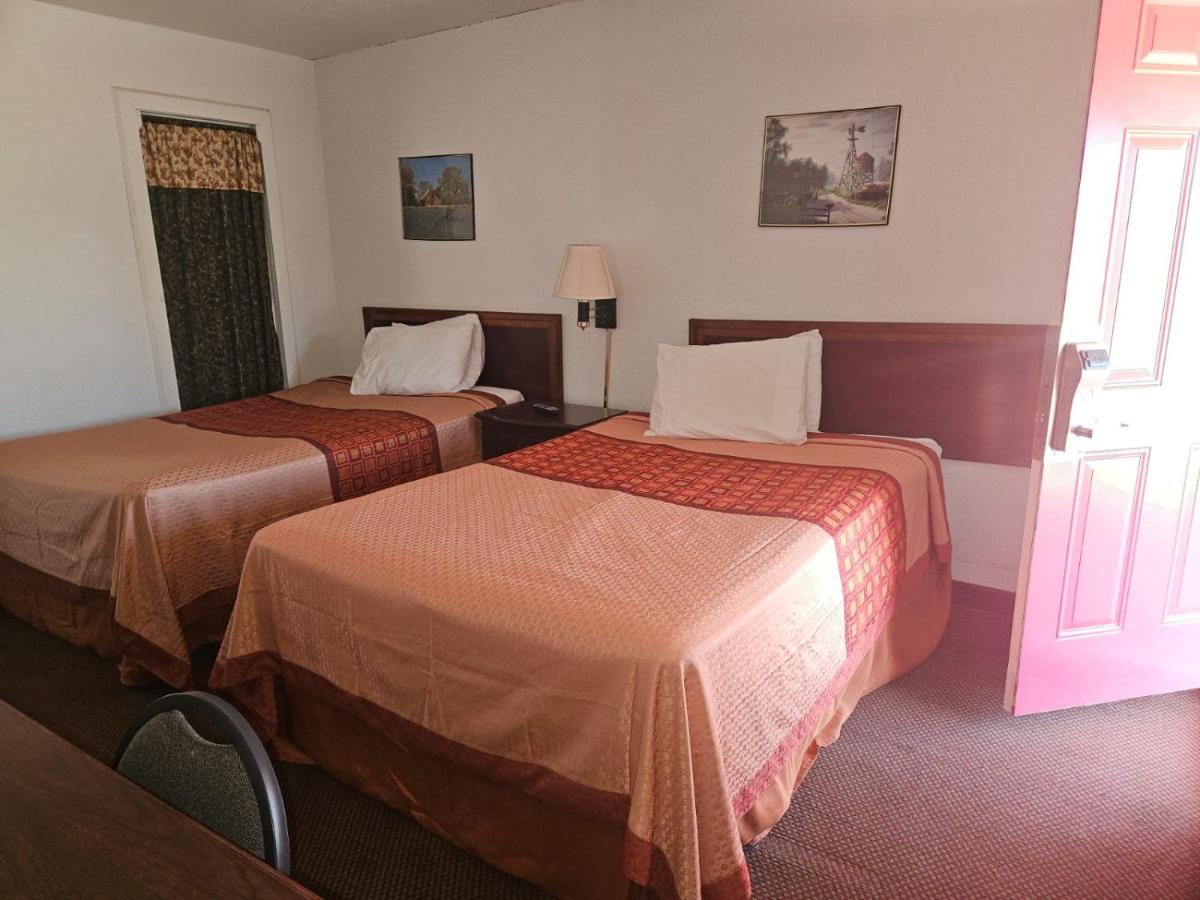 Budget Inn — photo 6