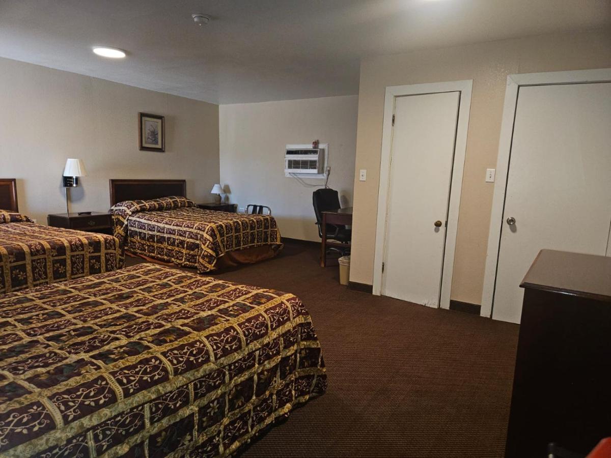 Budget Inn — photo 13