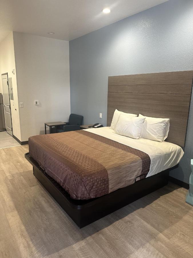 M&M INN and Suites — photo 16