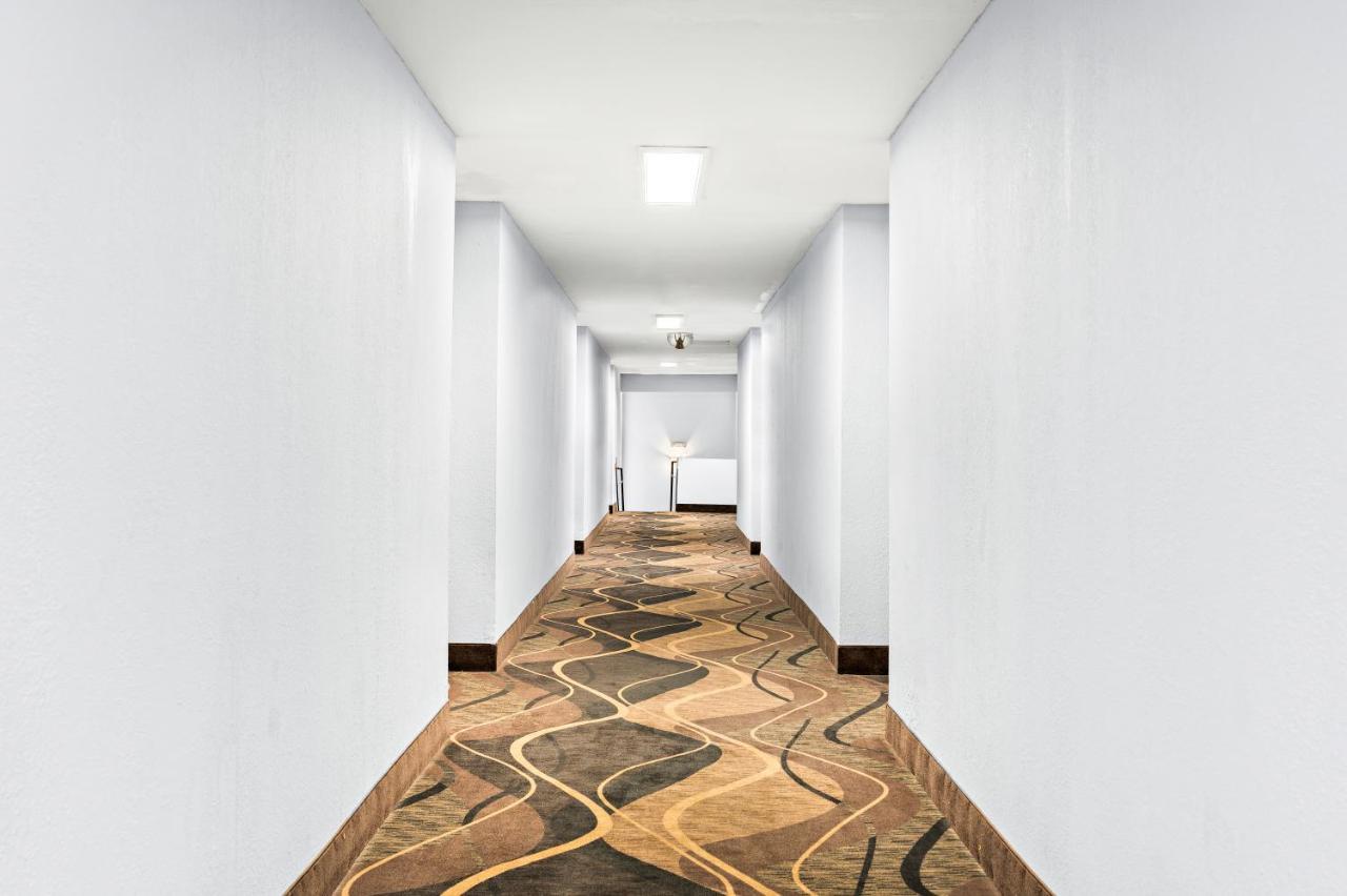 Economy Inn — photo 9