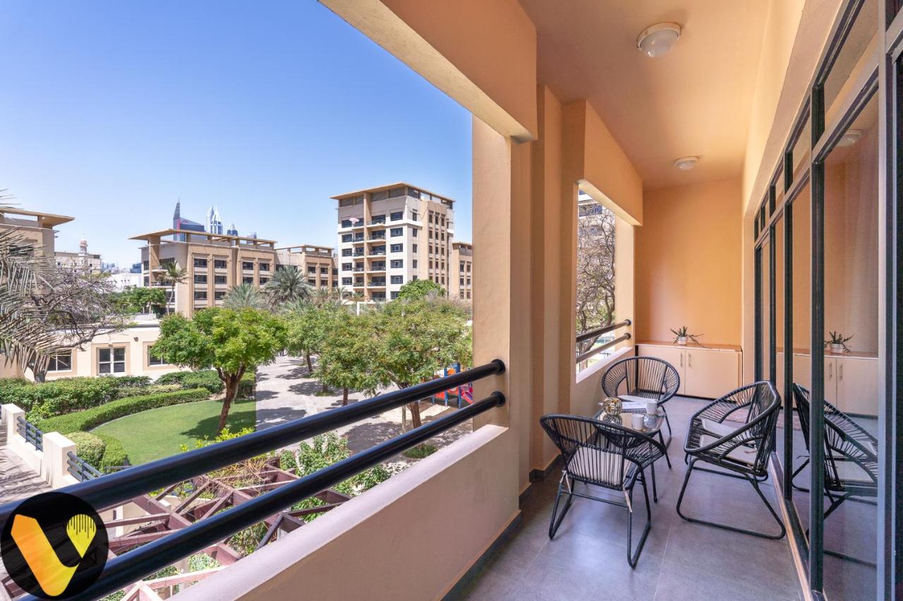 Vogue Vacation Homes, The Greens Al Sidir near Mall of The Emirates, Three Bedroom Apartment with Balcony and full access to all amenities - 2