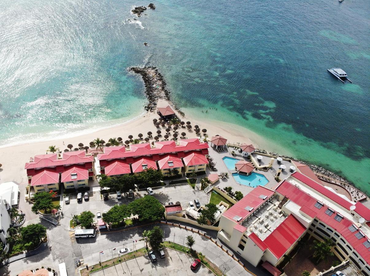 Simpson Bay Resort Marina & Spa - 4