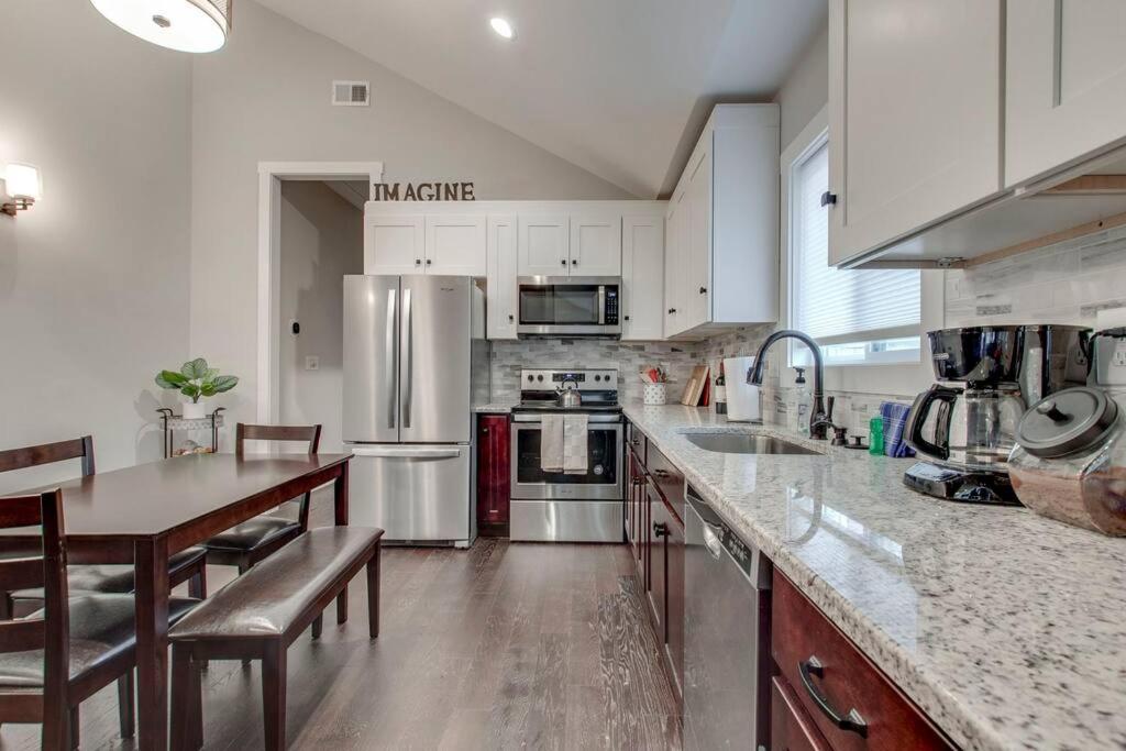 New Spacious Home 2 Miles From Downtown - 2