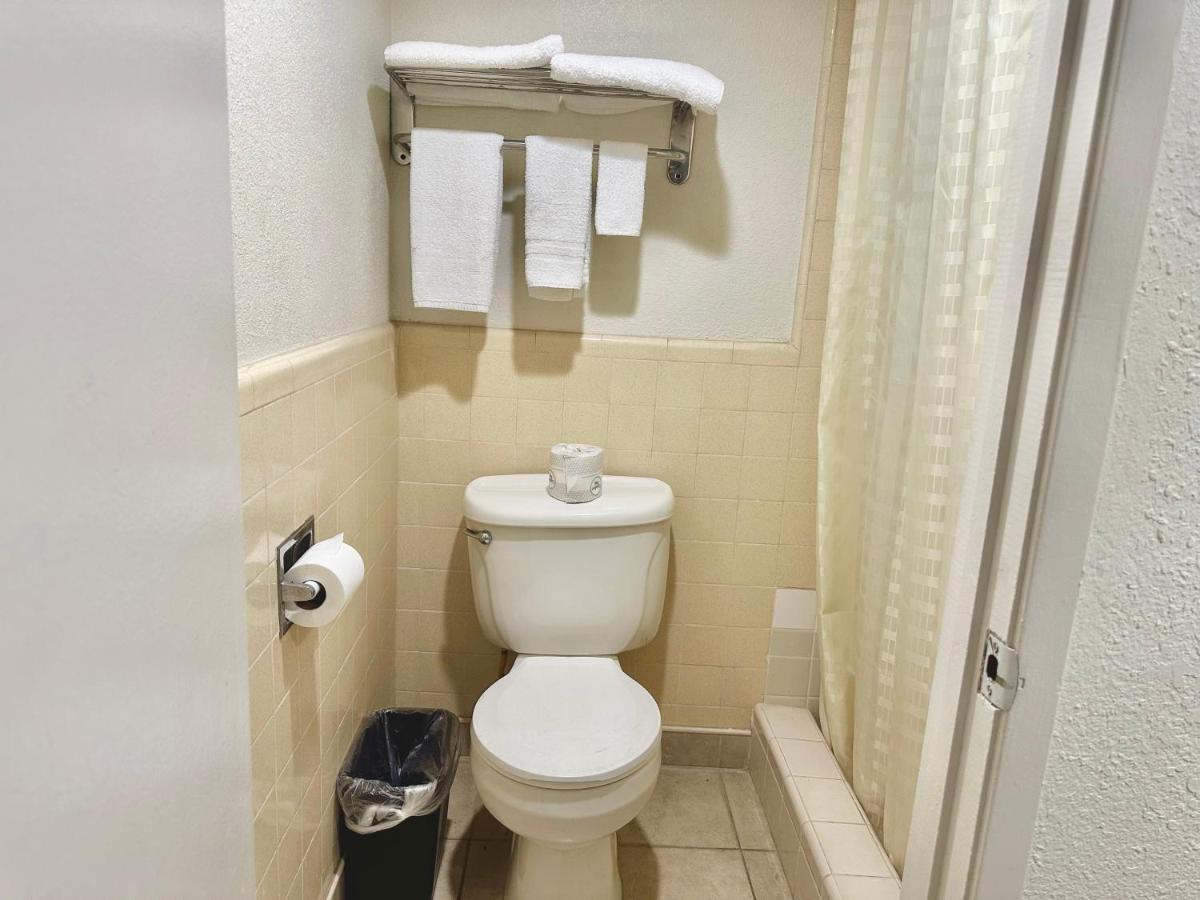 Regency Inn — photo 12