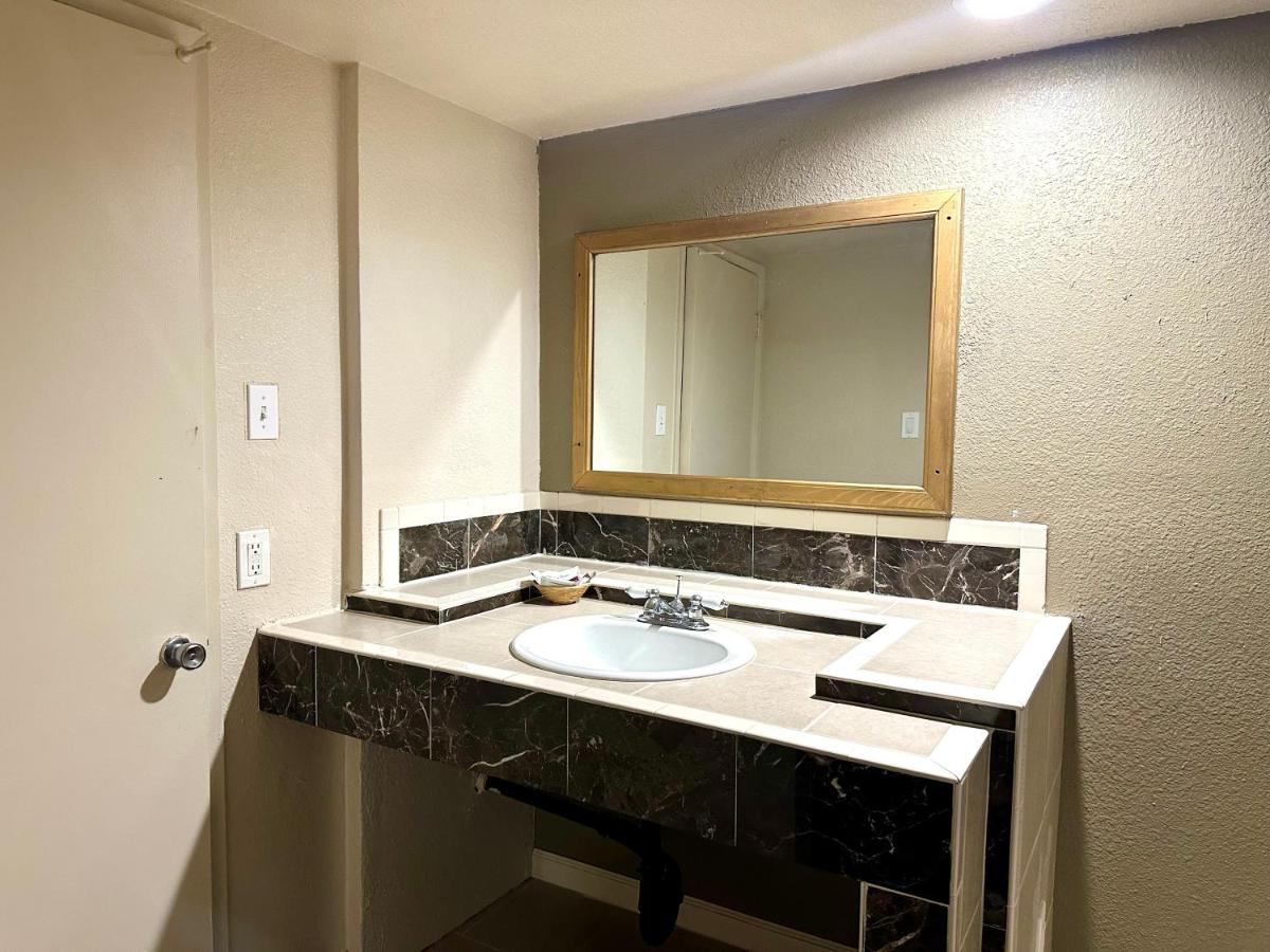 Regency Inn — photo 7