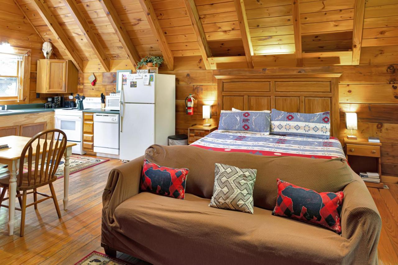 Cozy Nest Cabin — photo 16