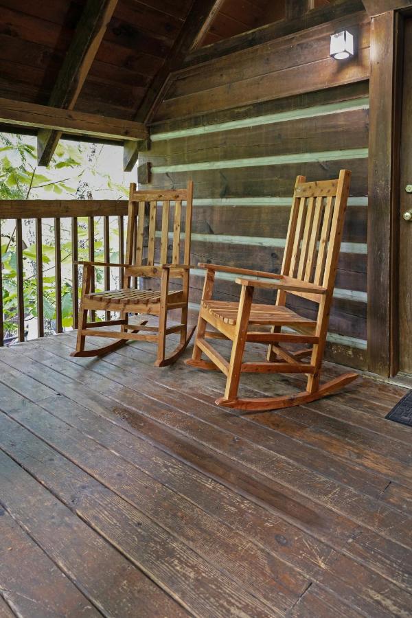 Cozy Nest Cabin — photo 13