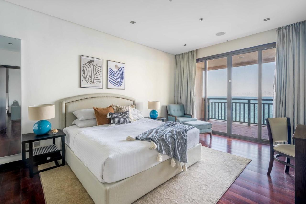 GuestReady - Burj Al Arab view at Royal Amwaj - 2