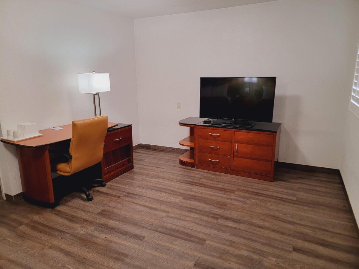 Super 8 by Wyndham El Centro North — photo 5