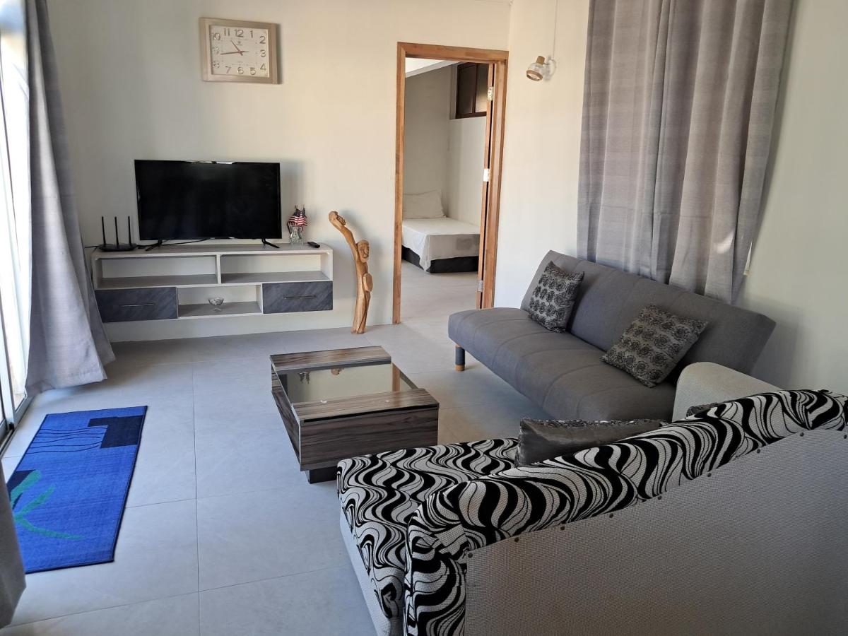 Riverside Holiday Home - 4