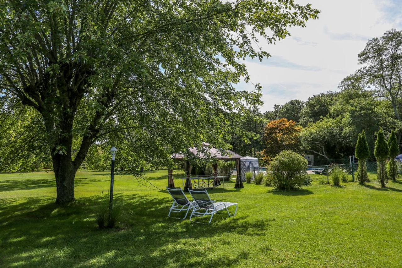 Hamlet Inn - PASSES TO COOPERS BEACH — photo 12