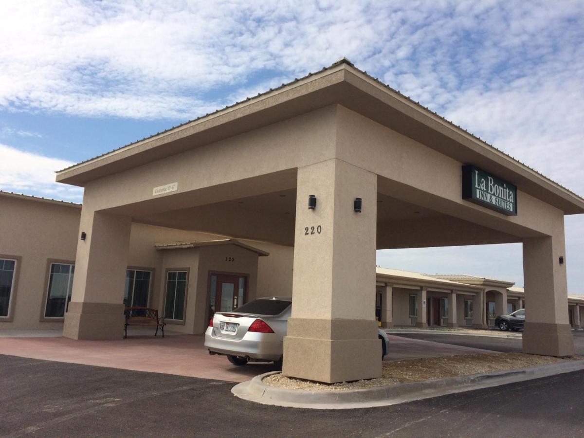 La Bonita Inn & Suites - Crane — photo 11
