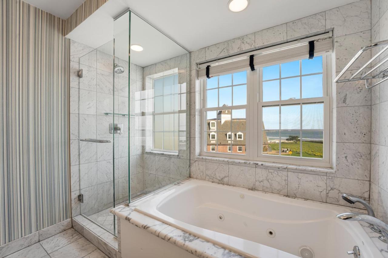 Newport Beach Hotel & Suites — photo 2