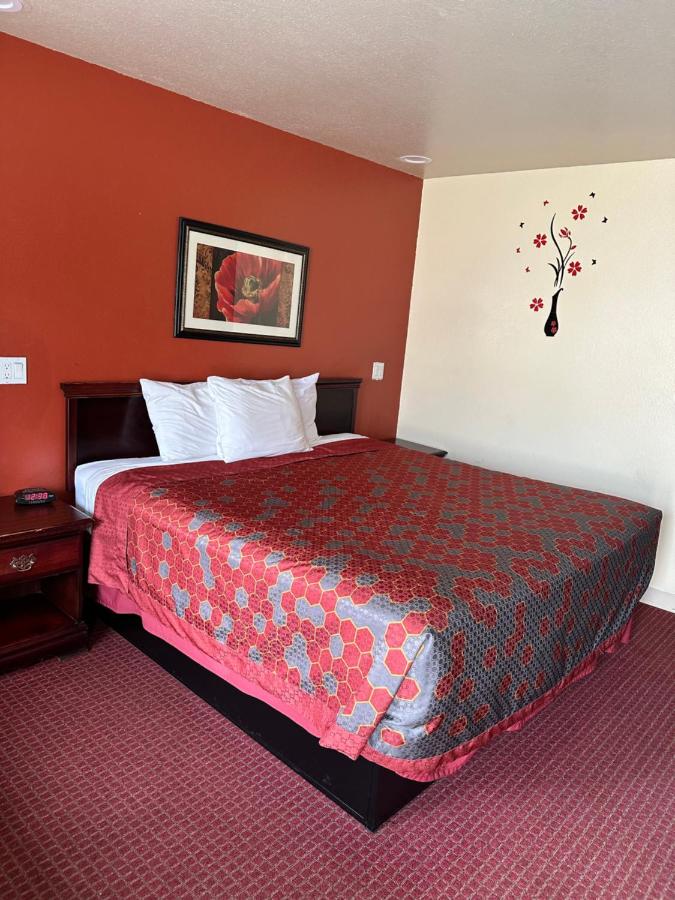 Western Plaza Inn — photo 11