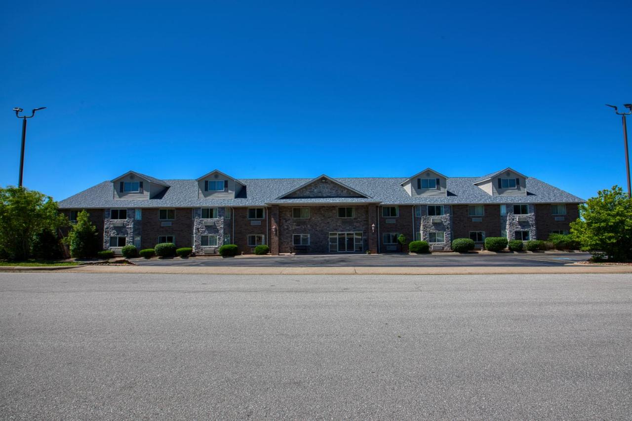 All Towne Suites — photo 6