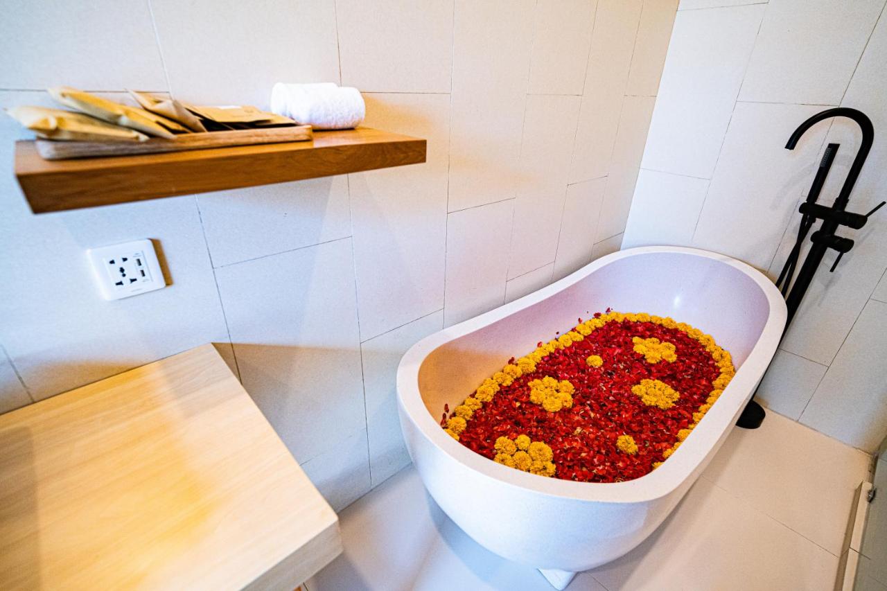 La Boutique Lux's Villas Seminyak Bali - 5