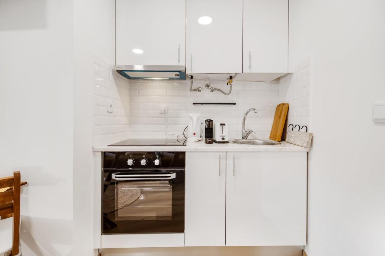 Modern cocoon studio in Santos w AC | By Airnest - 4