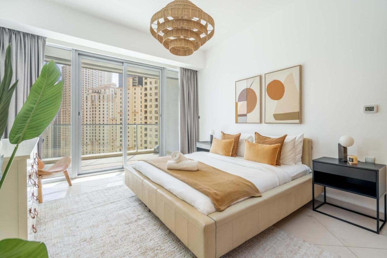 GuestReady - Lux home with sea view balcony - 4