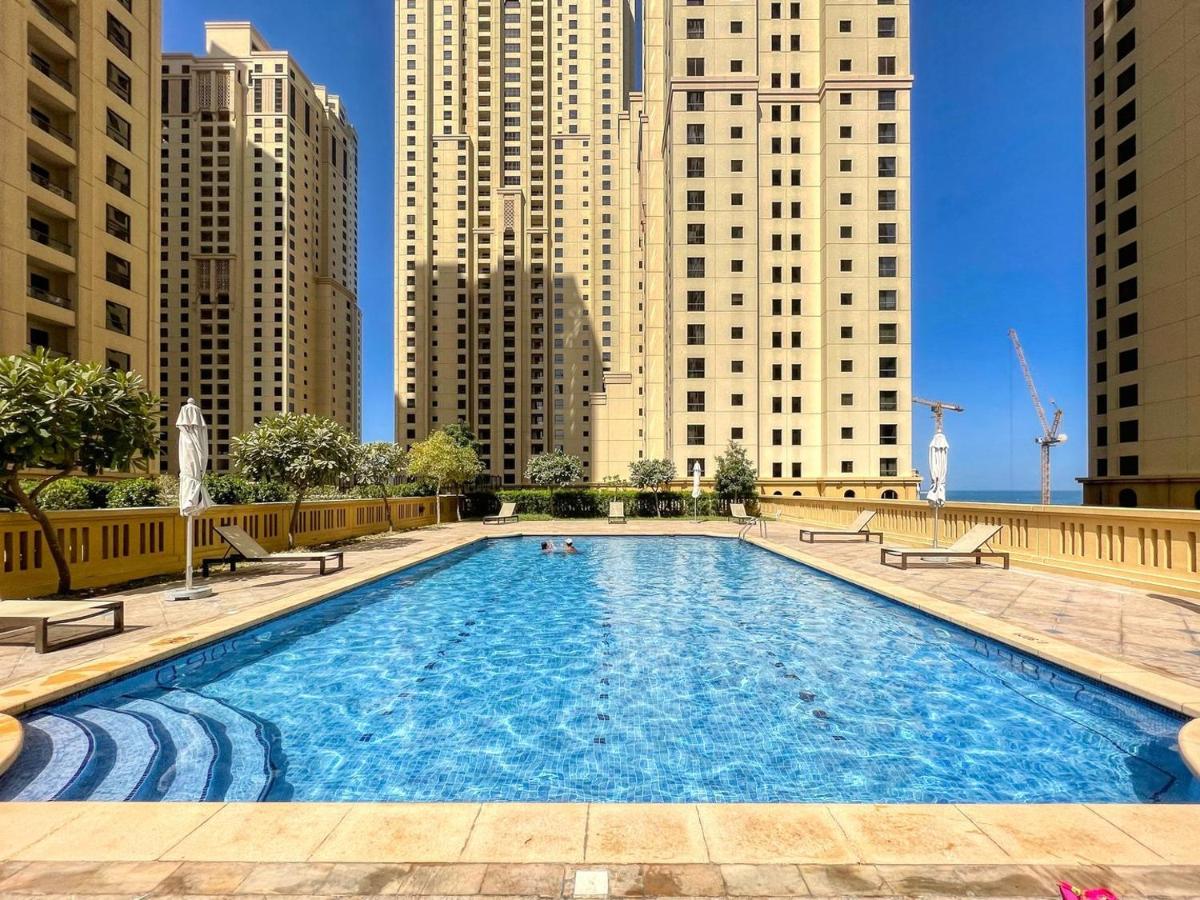 GuestReady - Luxurious Marina view residence - 4
