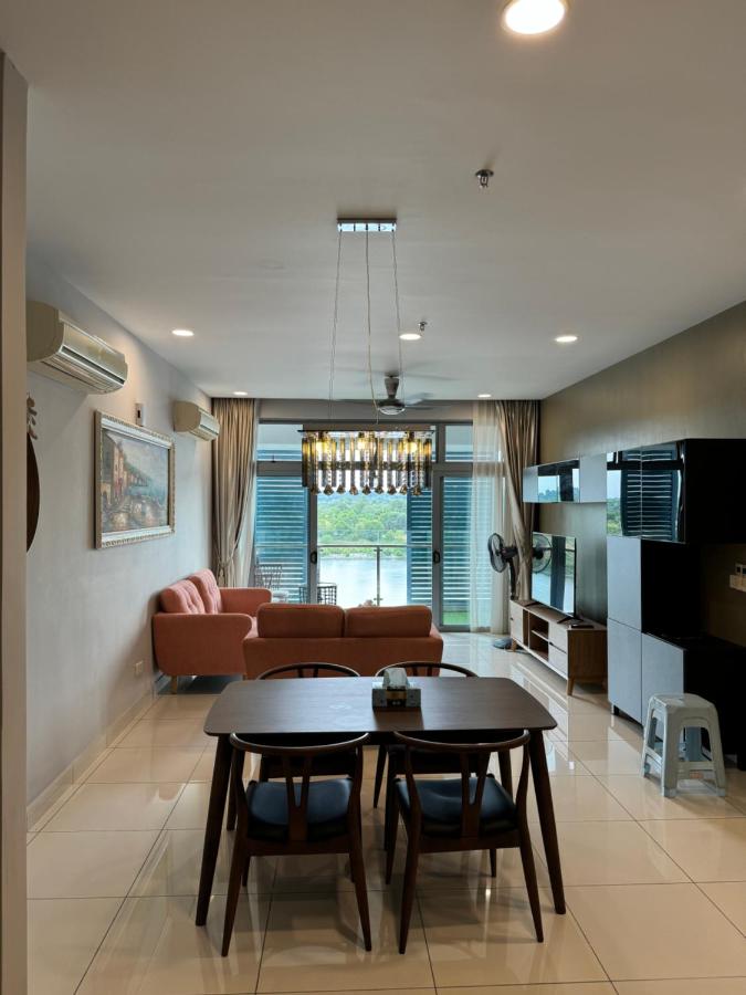 Puteri Harbour 3BR - A Million Dollar View - 7 mins to Legoland - 5