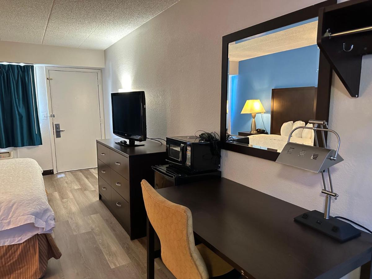 American Inn and Suites Bishop Airport — photo 18