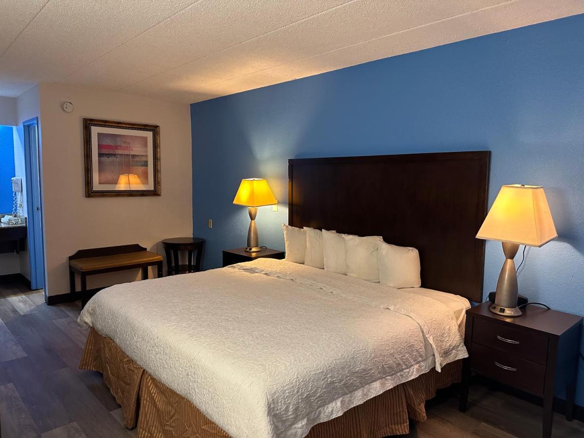 American Inn and Suites Bishop Airport — photo 2