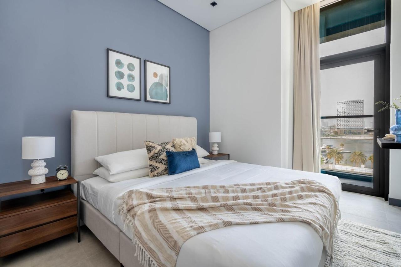 GuestReady - Majestic canal and Burj Khalifa view - 3