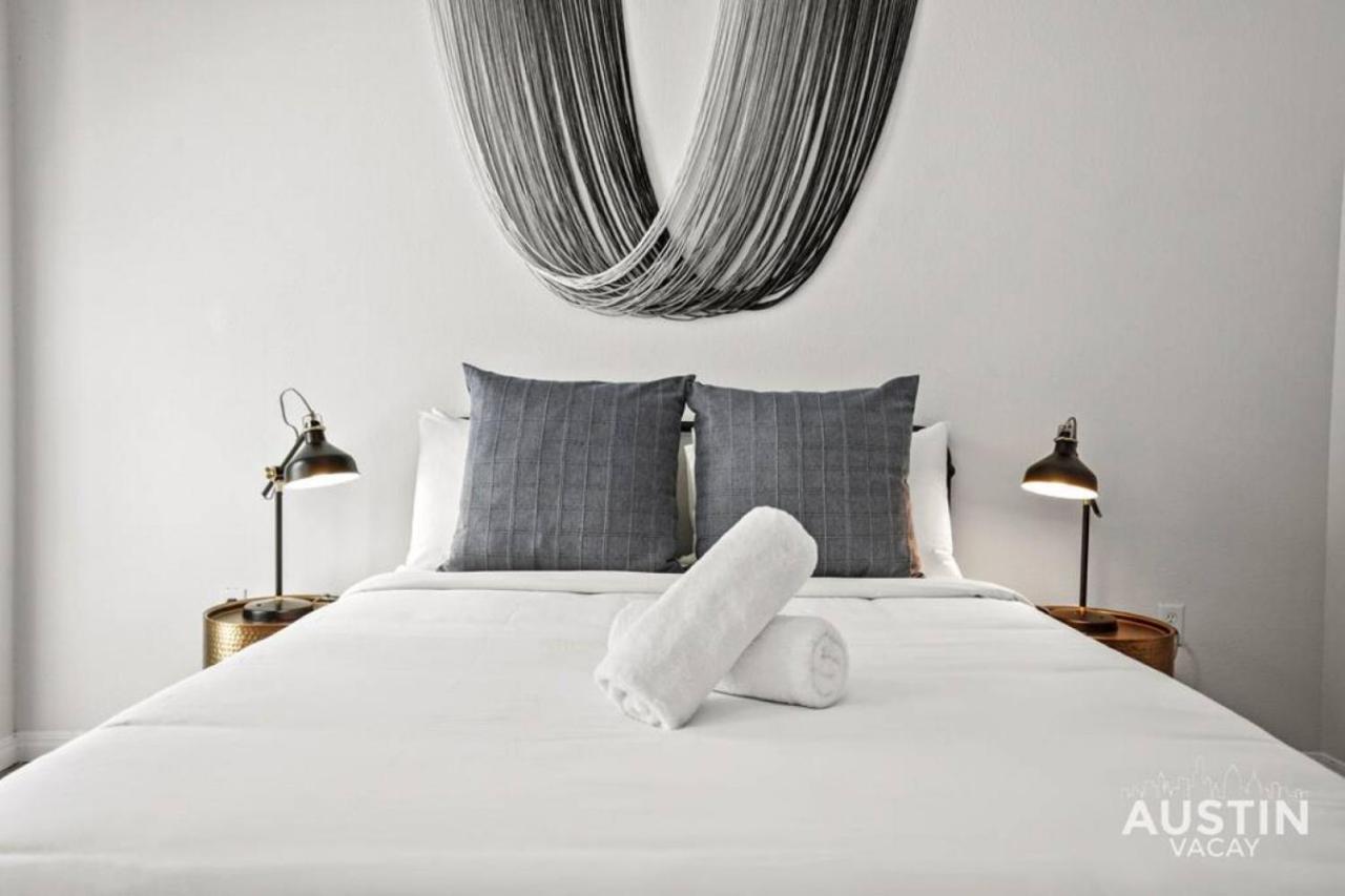 Prime Location Modern Comfort plus Sleeps Up to 16 - 4