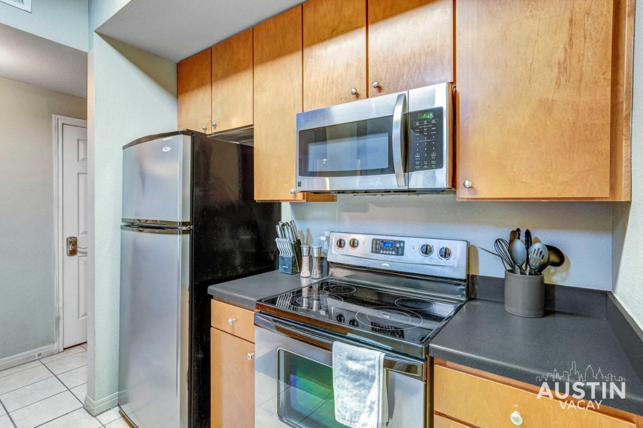 Prime Location Modern Comfort plus Sleeps Up to 16 - 3