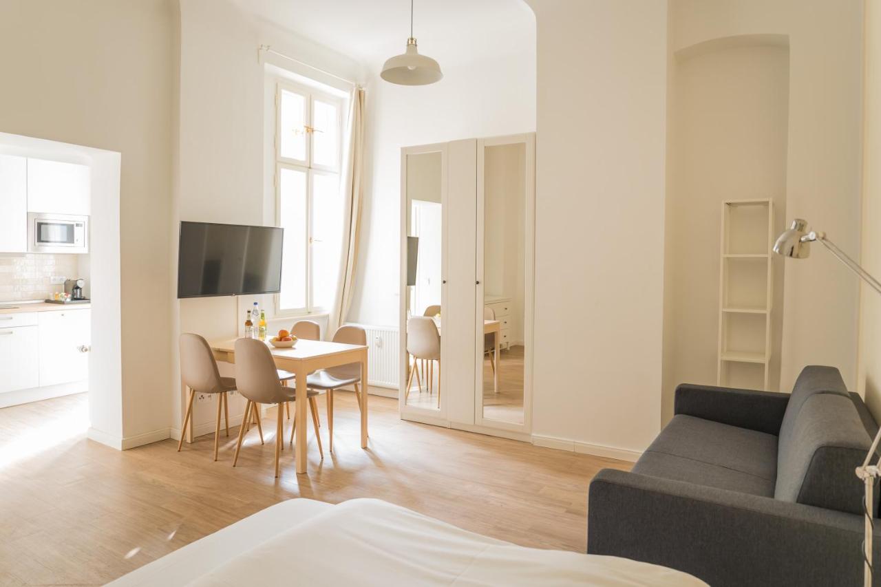 Frankfurter Allee Apartments by Sabine - 5