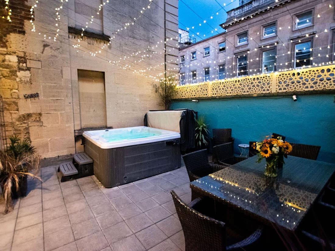 Dream Stays Bath - Trim Street Townhouse with Hot tub - 3