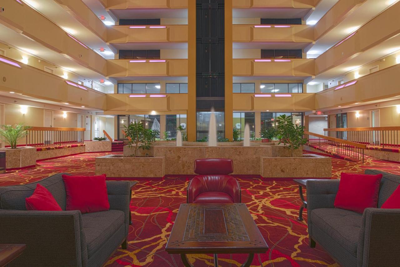 MCM Elegante Hotel & Suites Lubbock — photo 1