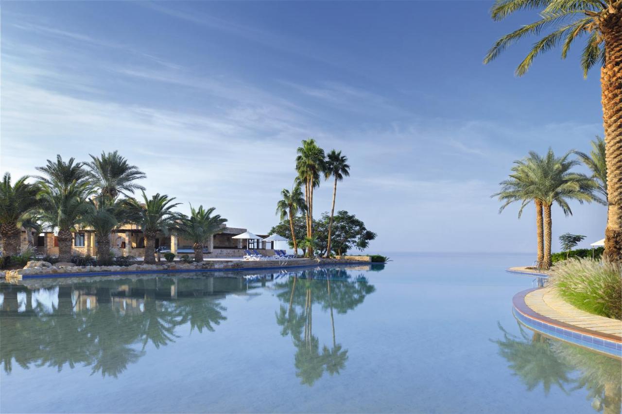 Heated swimming pool: Mövenpick Resort & Spa Dead Sea